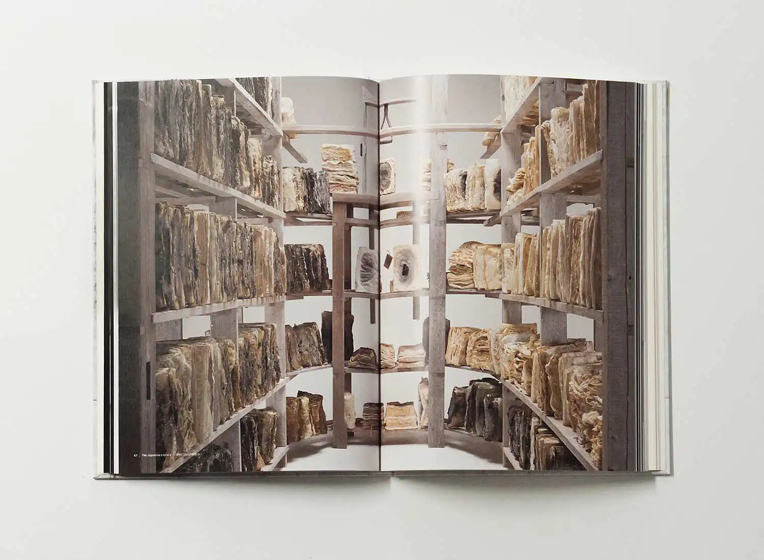 彫刻を聞き、土を語らせる 西村陽平展